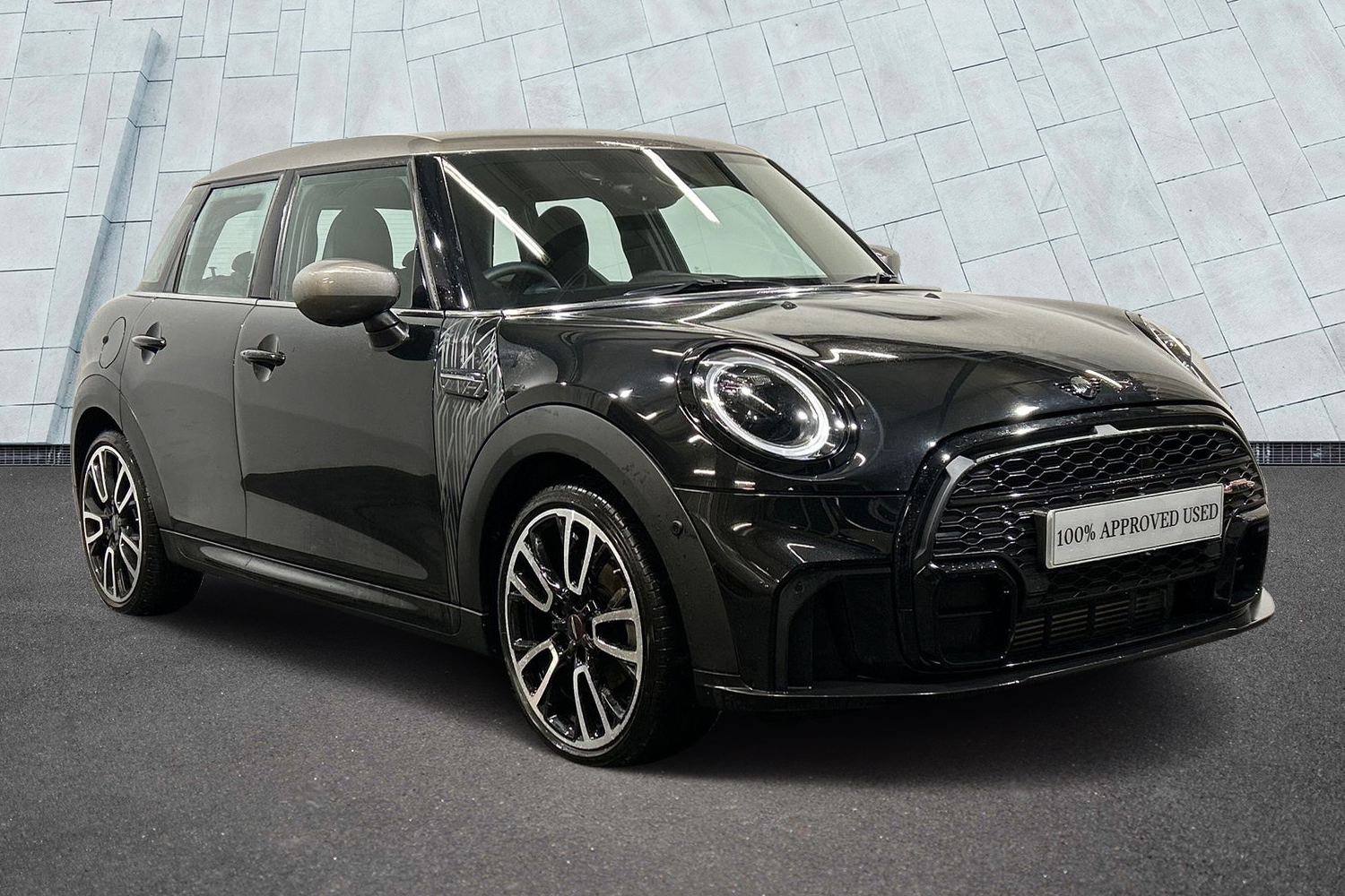 Main listing image - MINI Hatchback 5dr