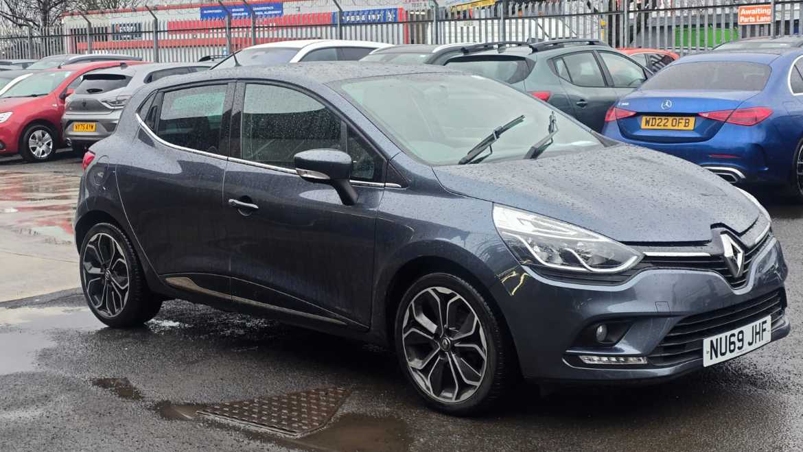 Main listing image - Renault Clio