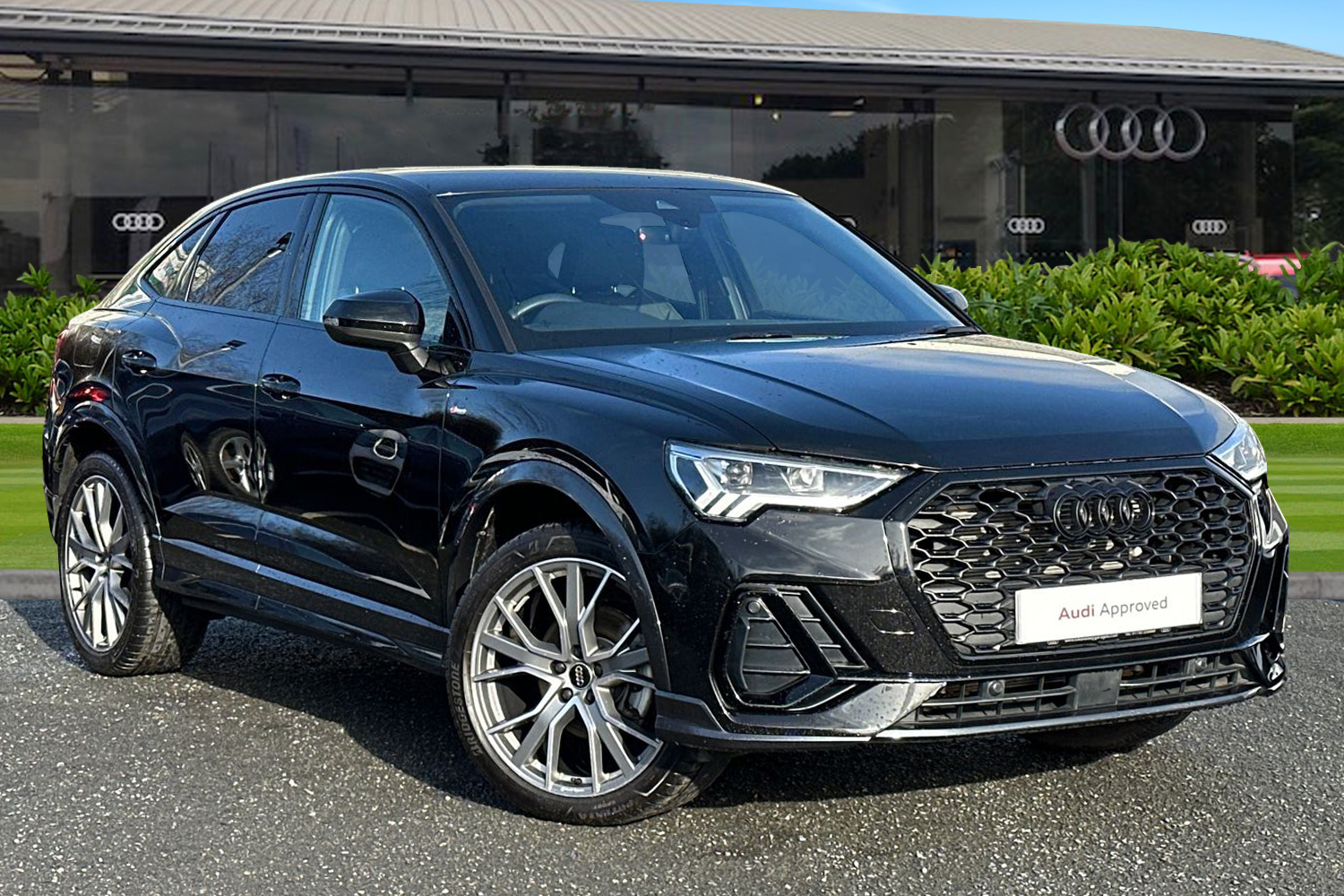 Main listing image - Audi Q3