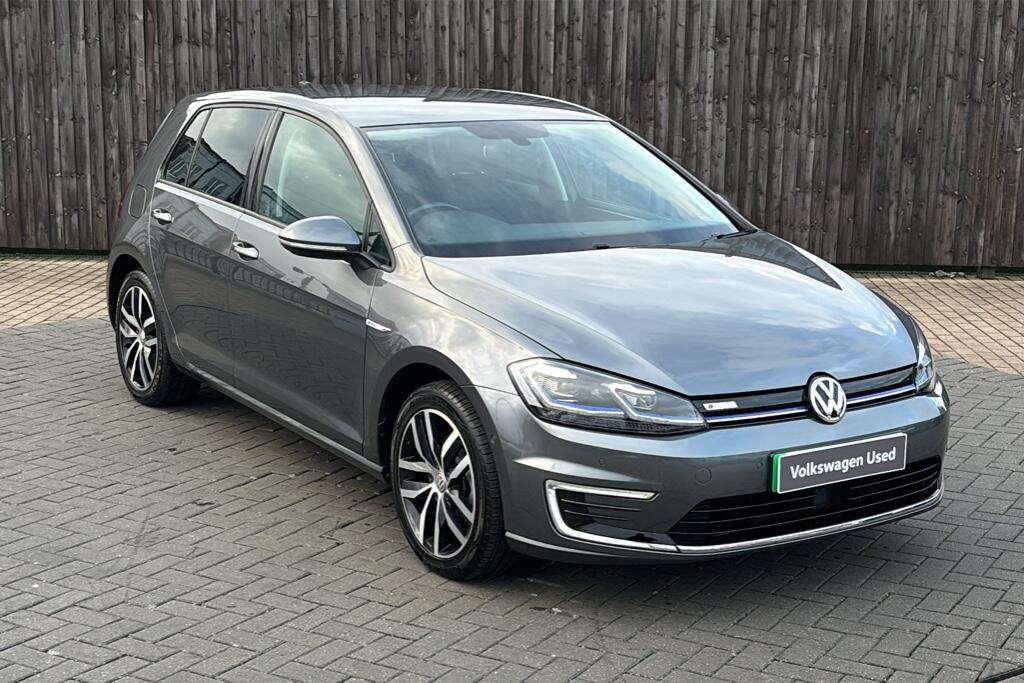 Main listing image - Volkswagen e-Golf