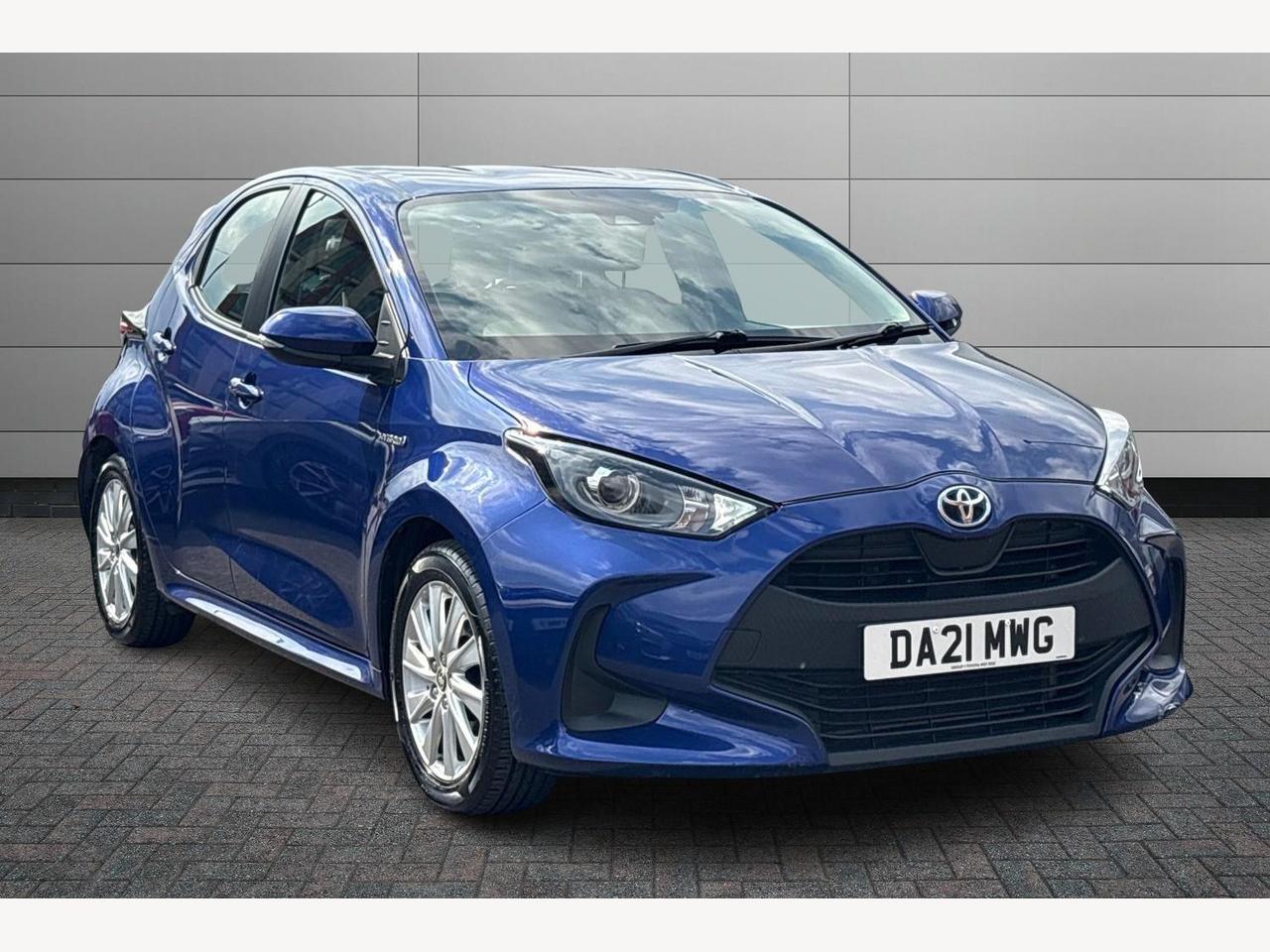 Main listing image - Toyota Yaris