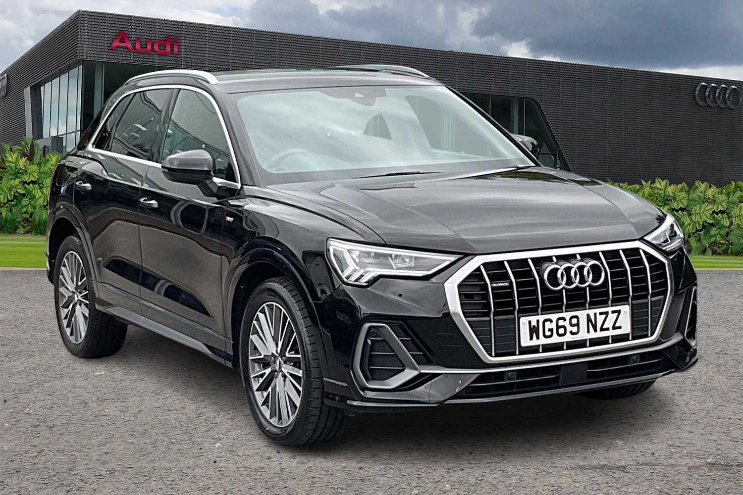 Main listing image - Audi Q3