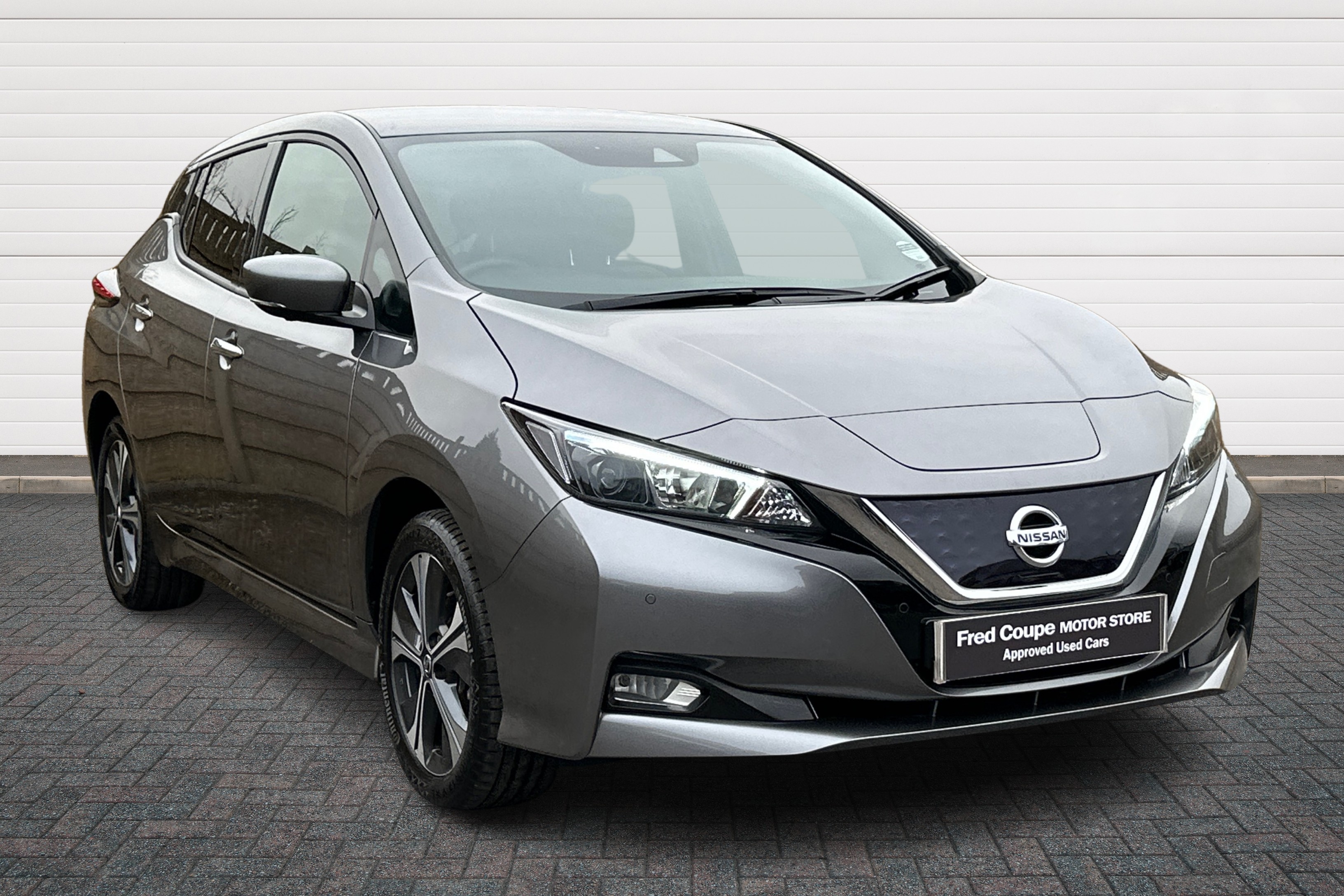 Main listing image - Nissan Leaf