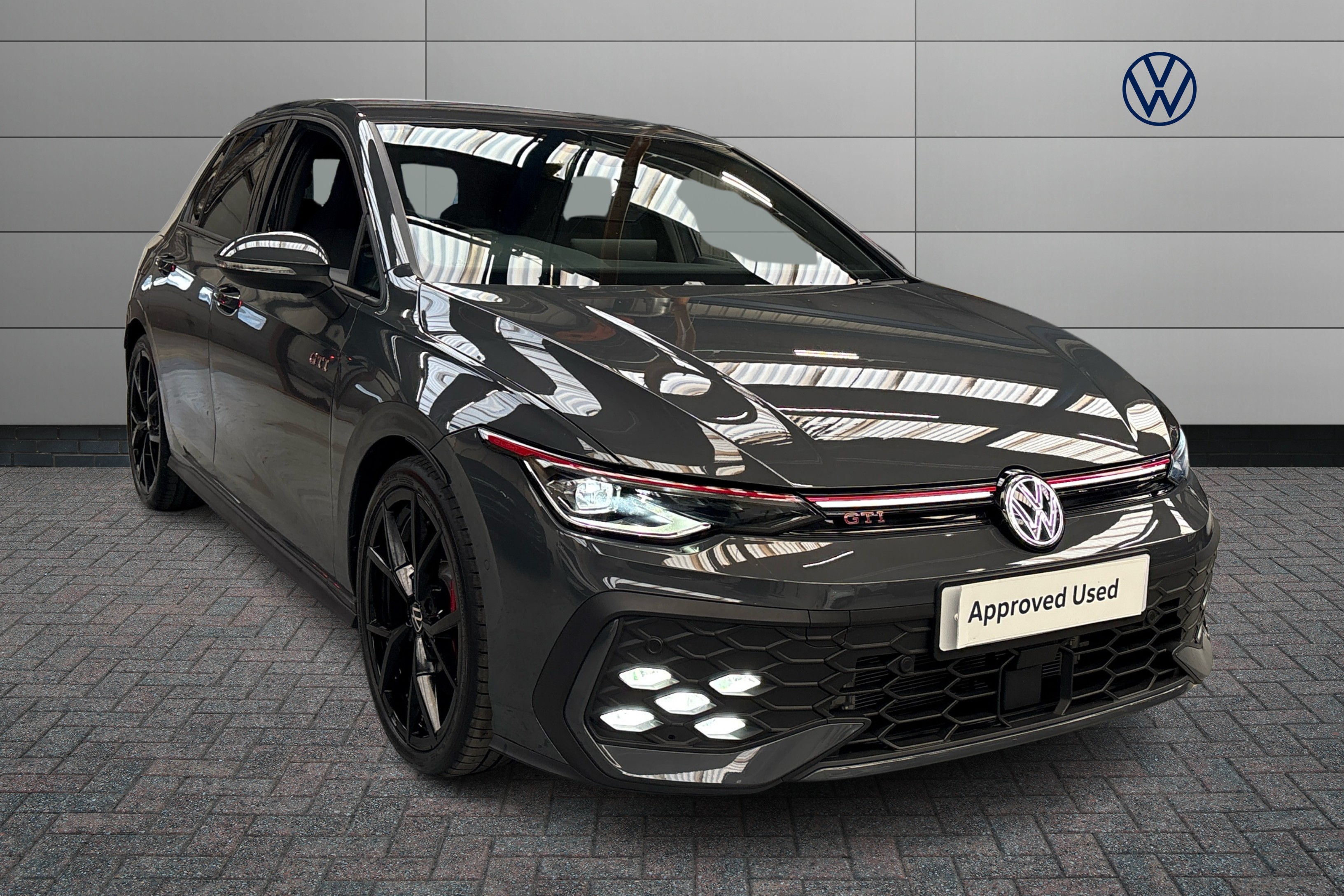 Main listing image - Volkswagen Golf
