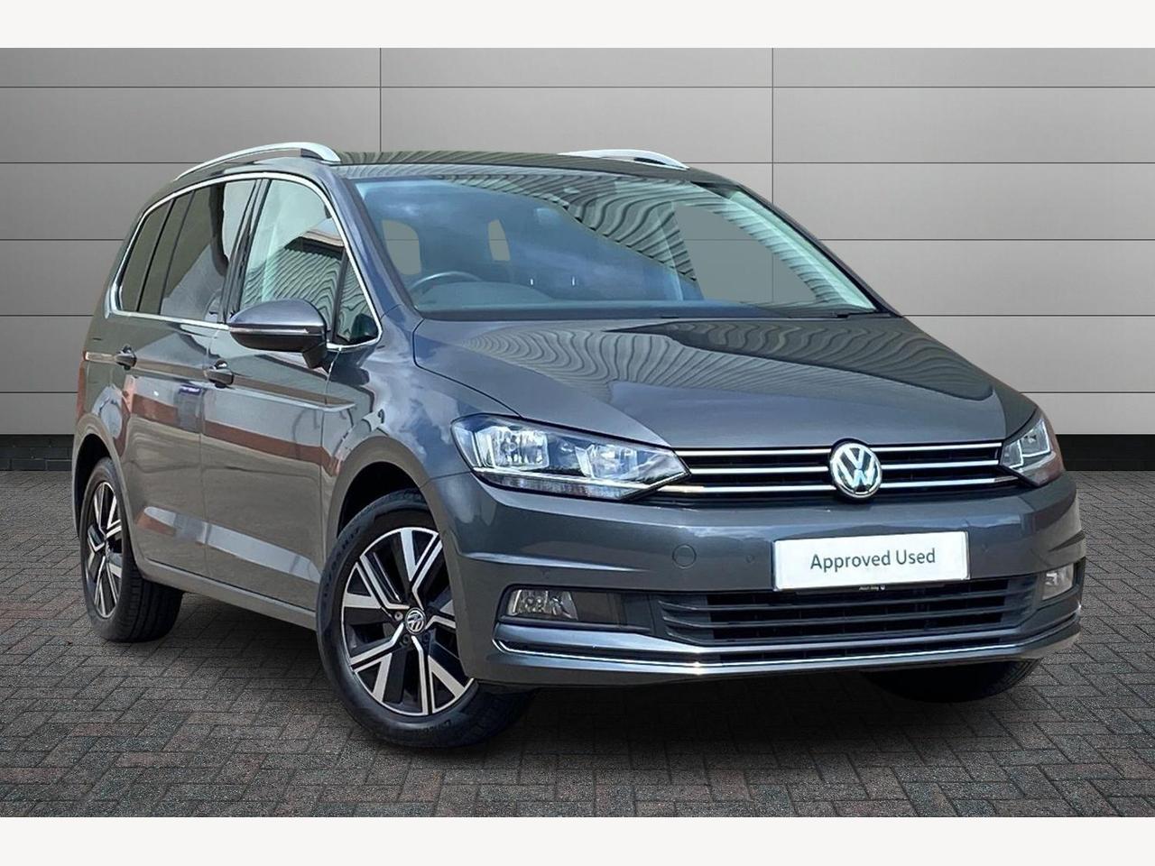 Main listing image - Volkswagen Touran
