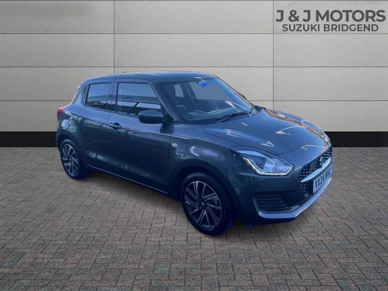 Main listing image - Suzuki Swift