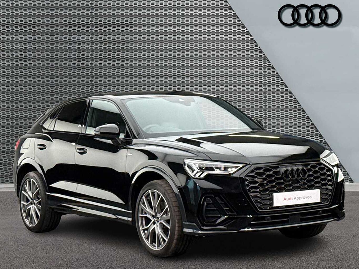 Main listing image - Audi Q3