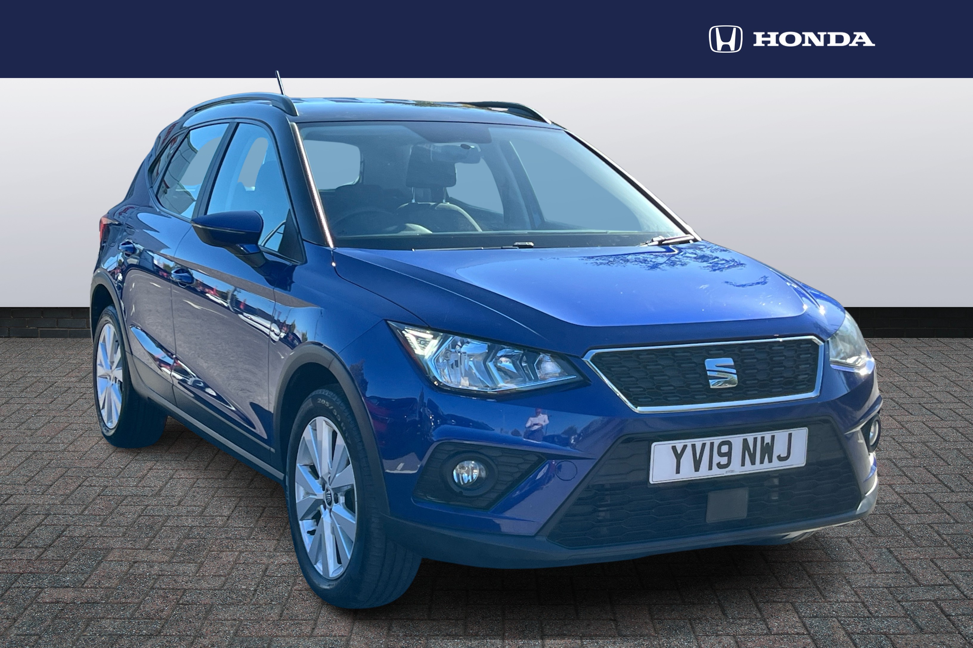 Main listing image - SEAT Arona