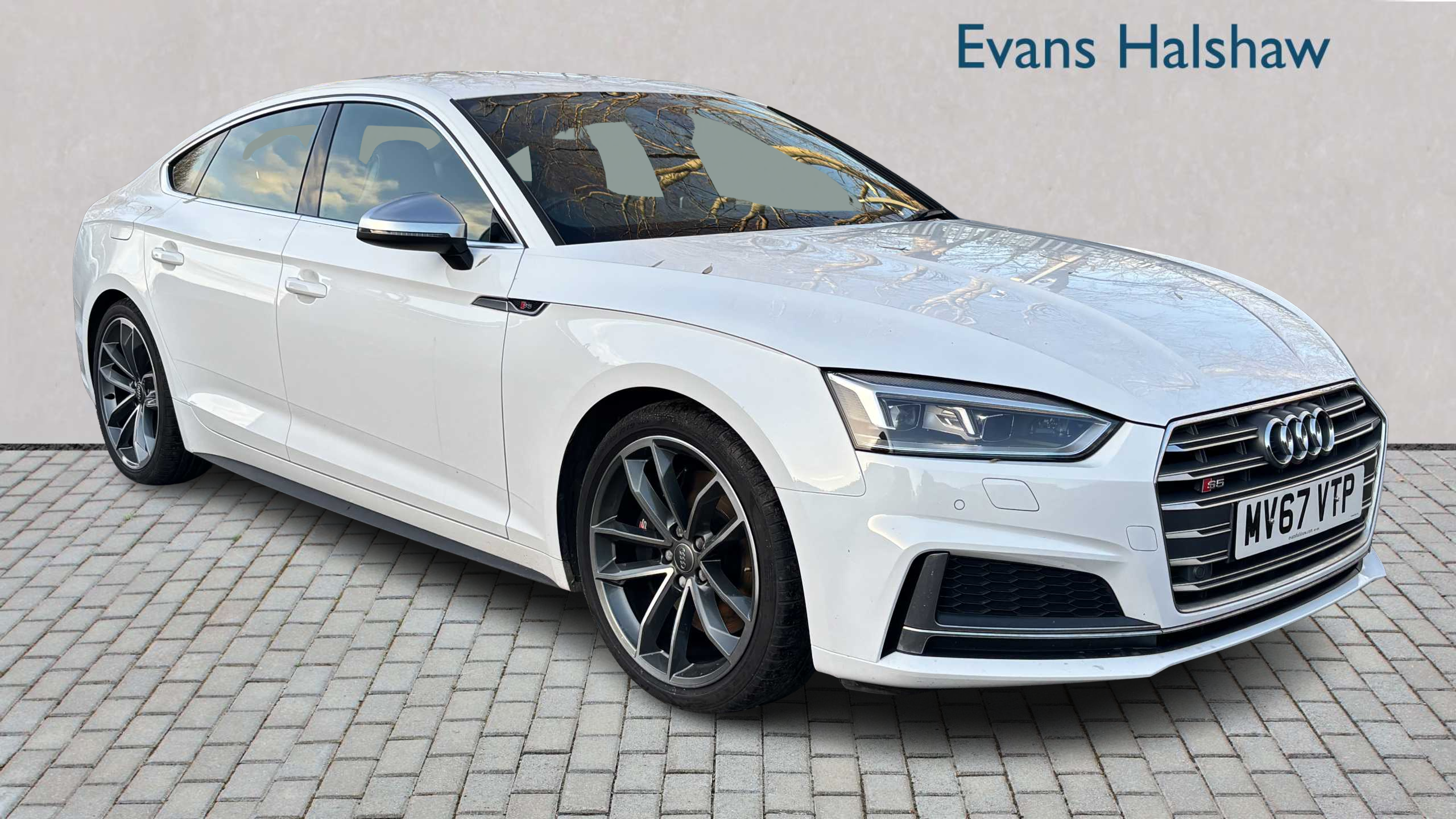 Main listing image - Audi S5