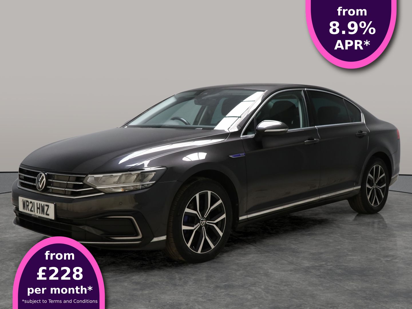 Main listing image - Volkswagen Passat GTE