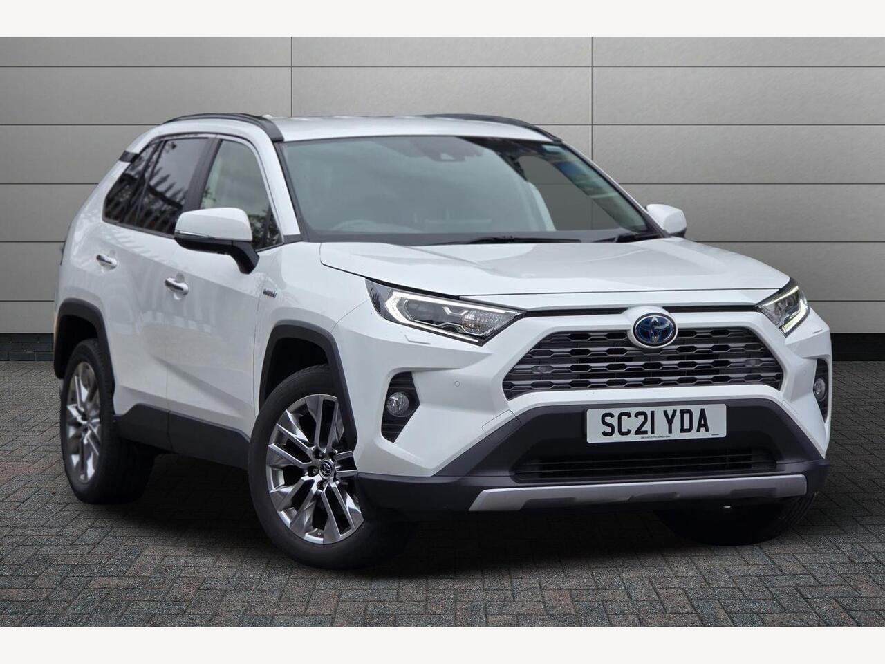 Main listing image - Toyota RAV4