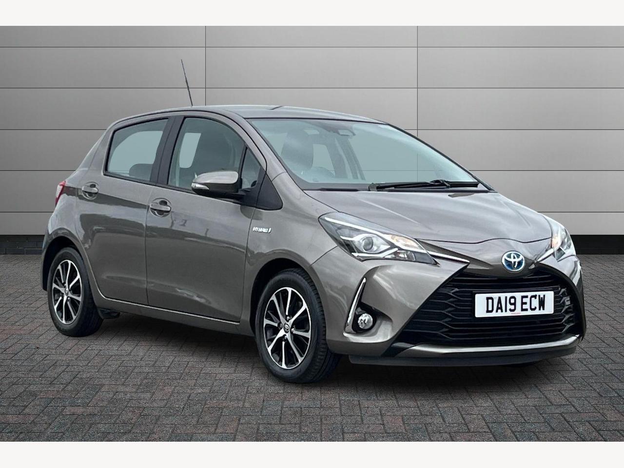 Main listing image - Toyota Yaris