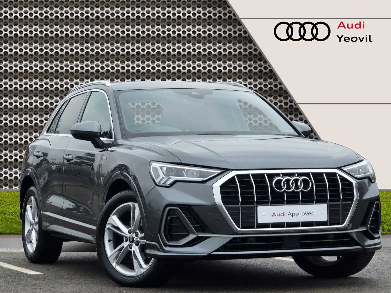 Main listing image - Audi Q3