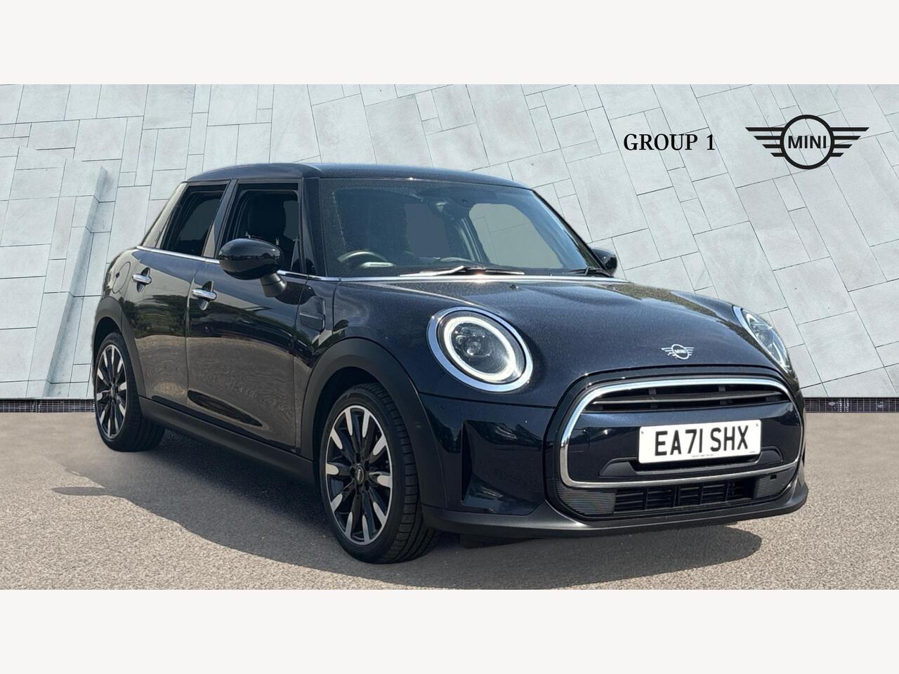 Main listing image - MINI Hatchback 5dr