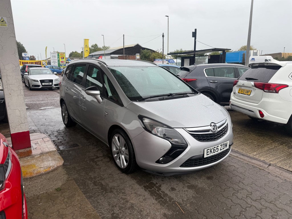 Main listing image - Vauxhall Zafira