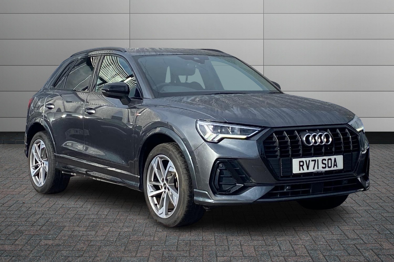 Main listing image - Audi Q3