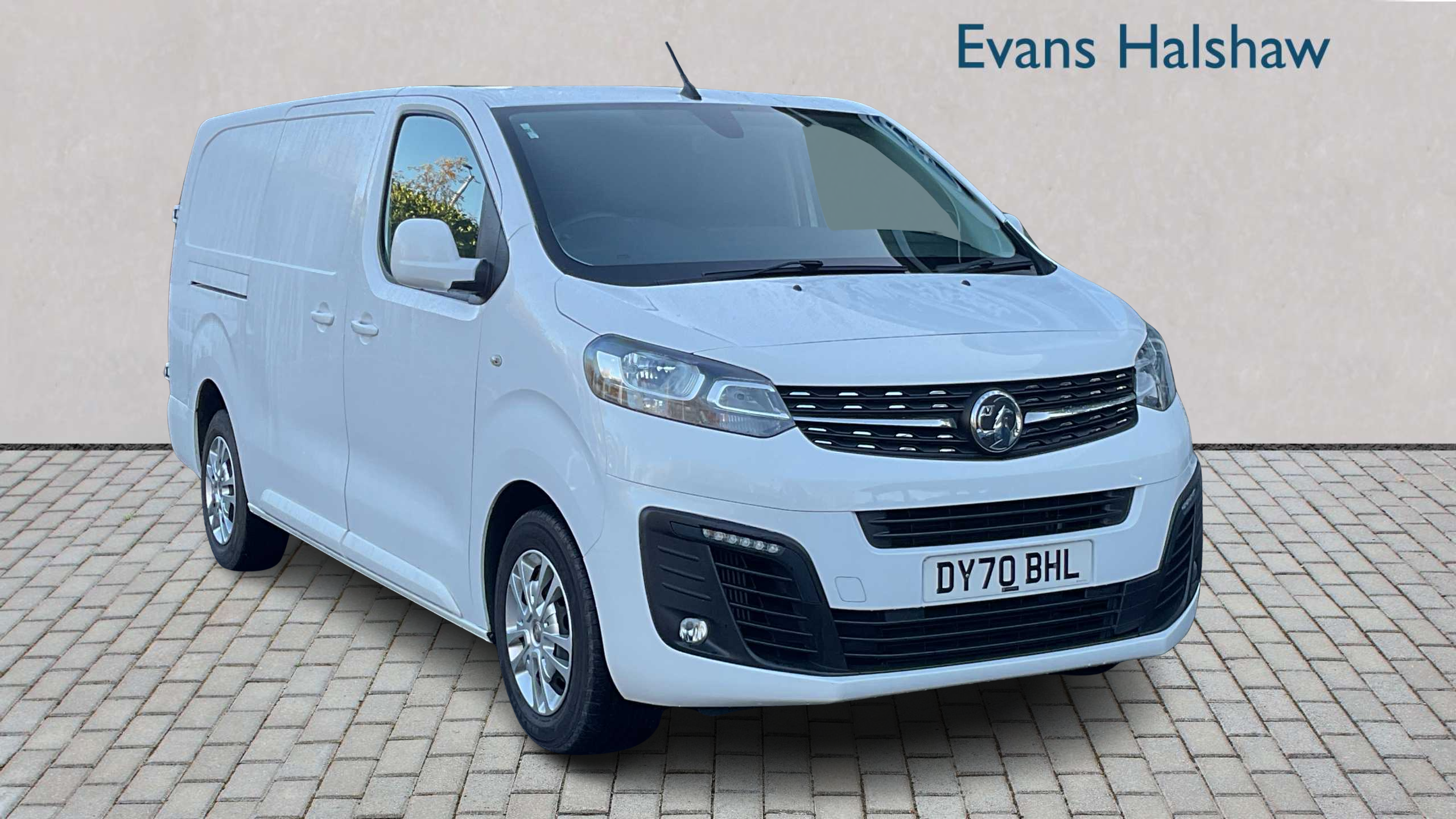 Main listing image - Vauxhall Vivaro