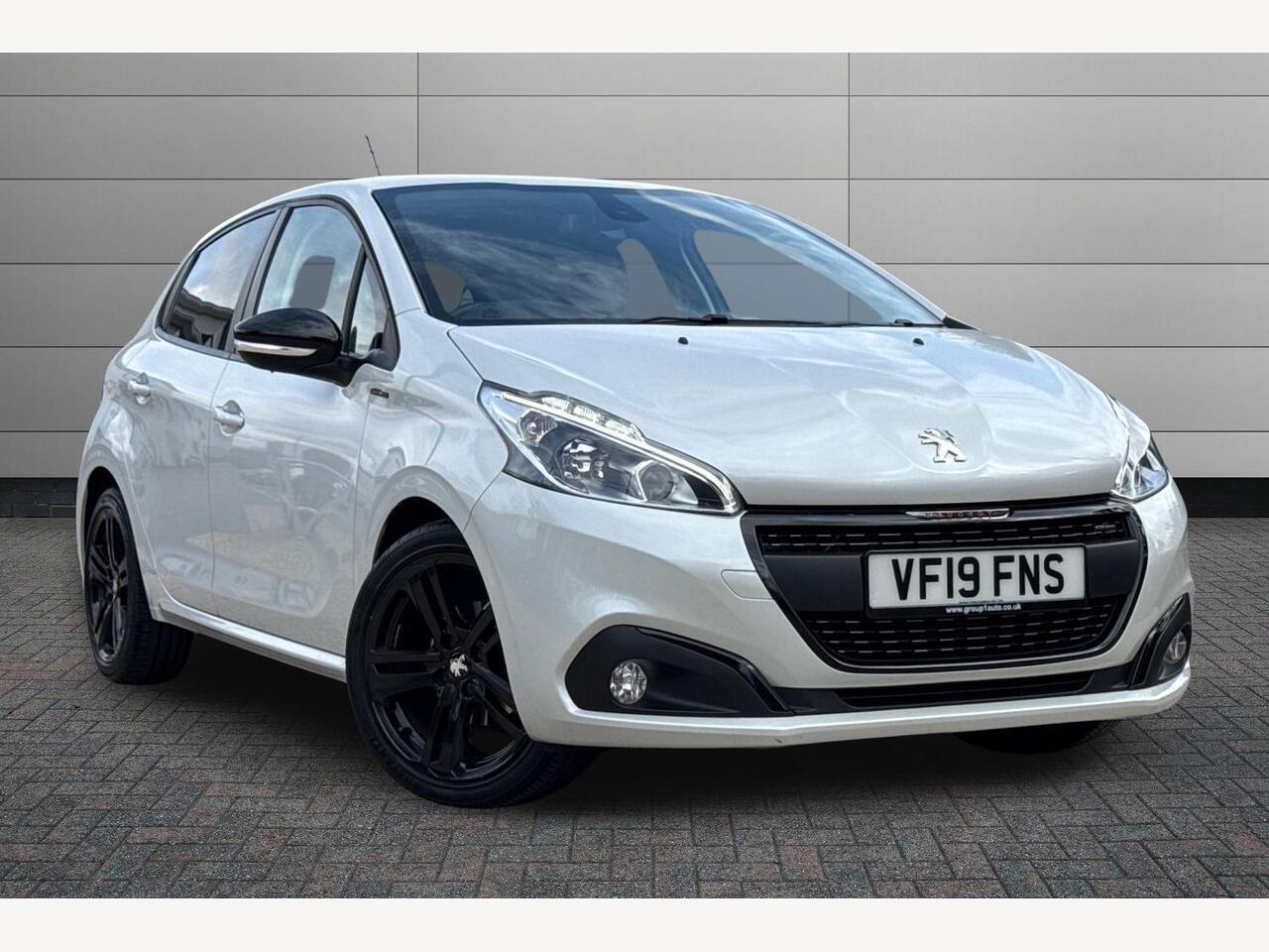 Main listing image - Peugeot 208