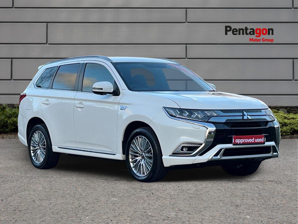 Main listing image - Mitsubishi Outlander