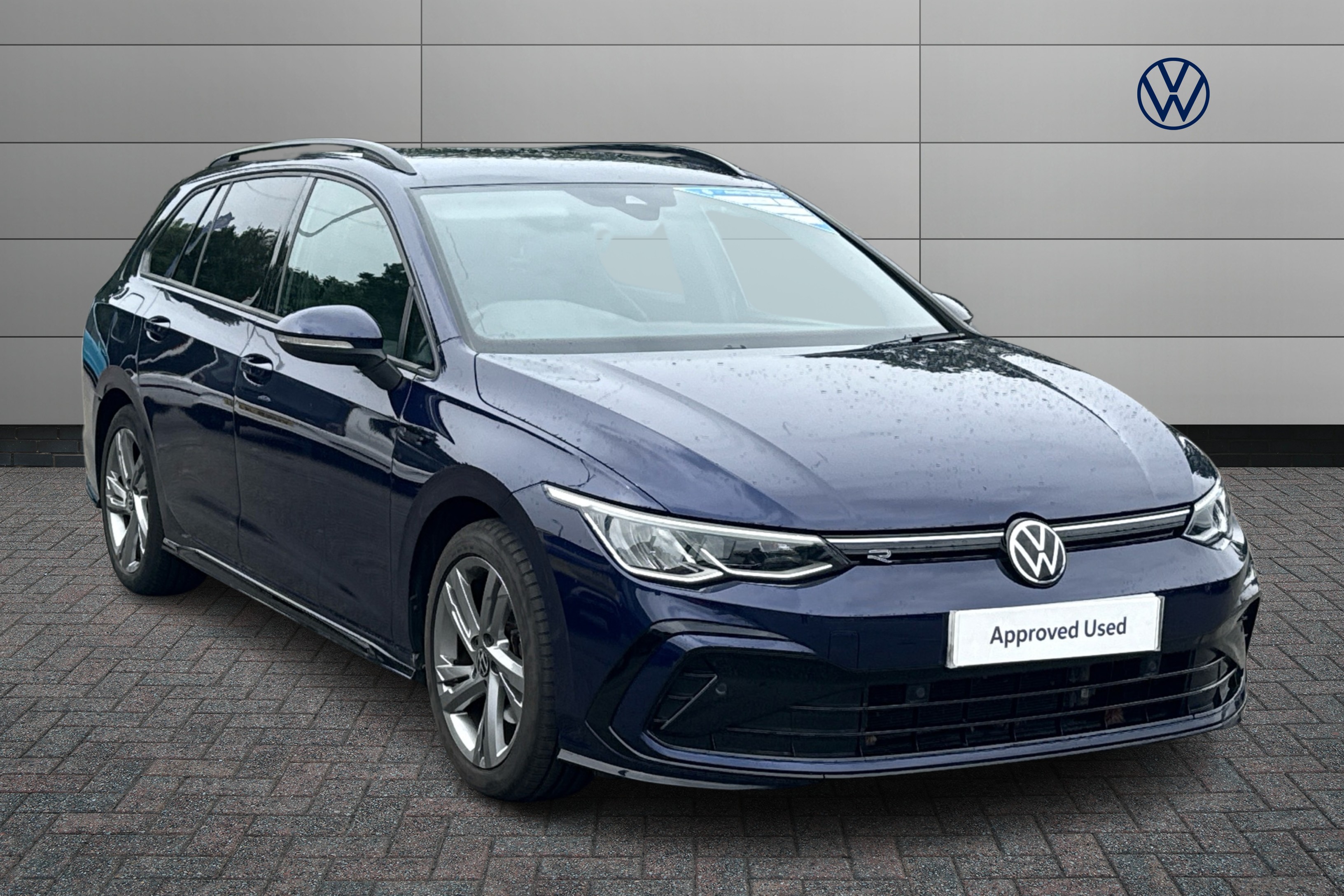 Main listing image - Volkswagen Golf Estate
