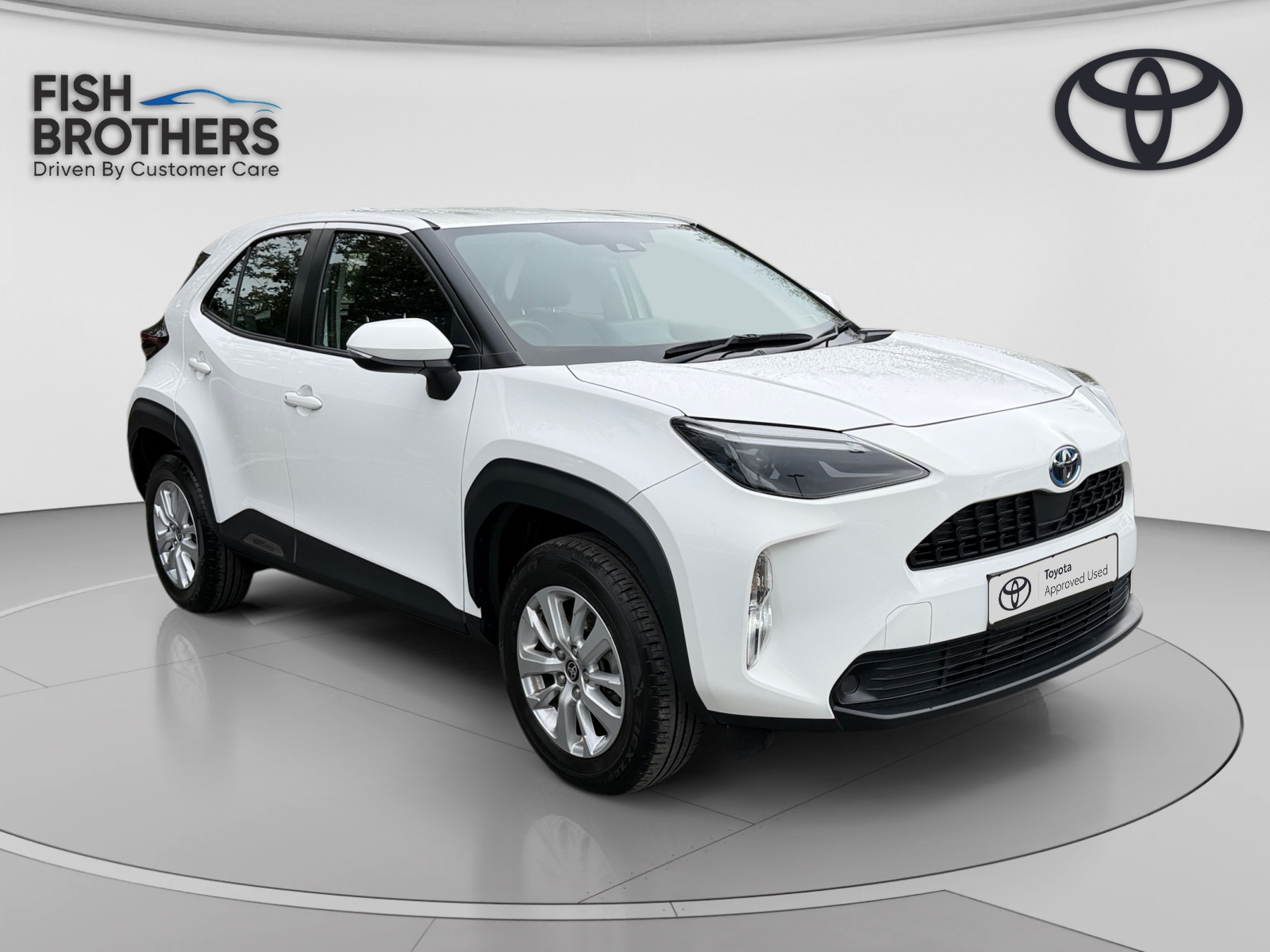 Main listing image - Toyota Yaris Cross