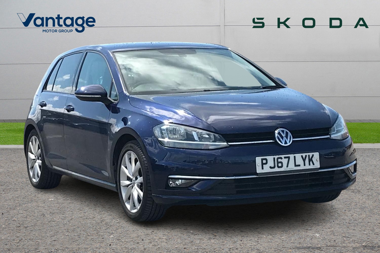 Main listing image - Volkswagen Golf