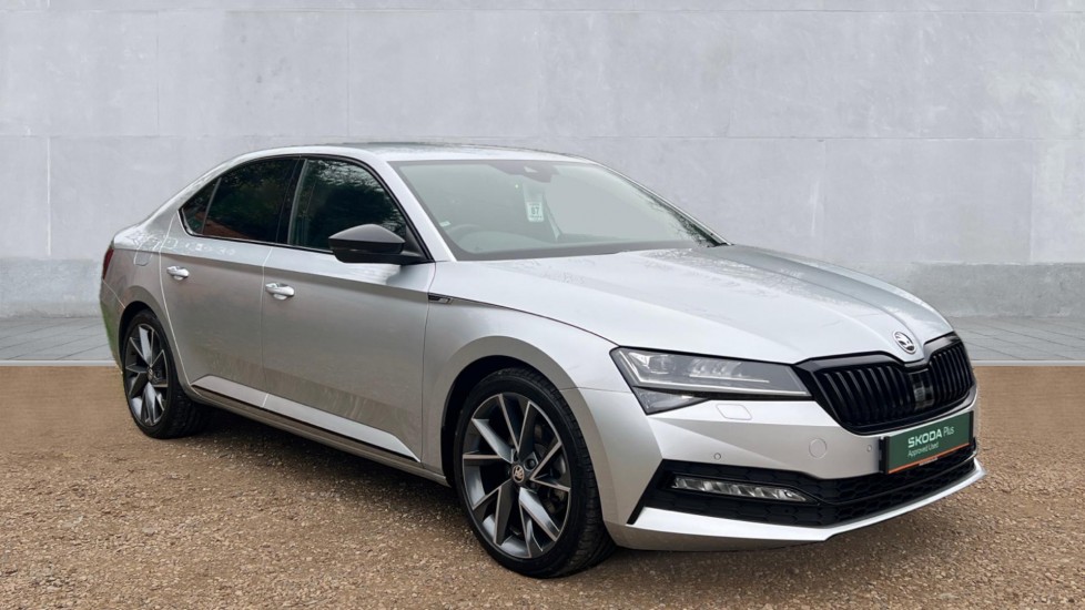 Main listing image - Skoda Superb