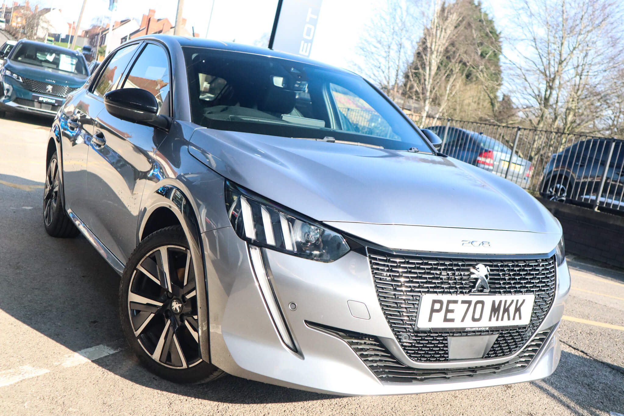 Main listing image - Peugeot 208