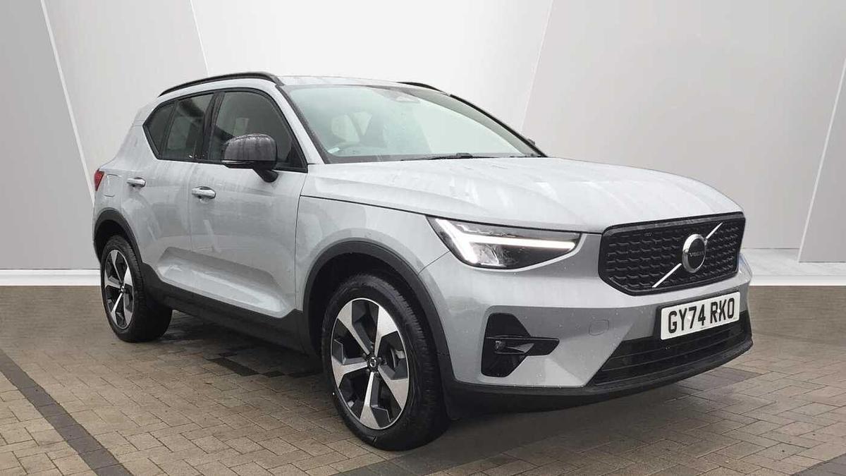 Main listing image - Volvo XC40