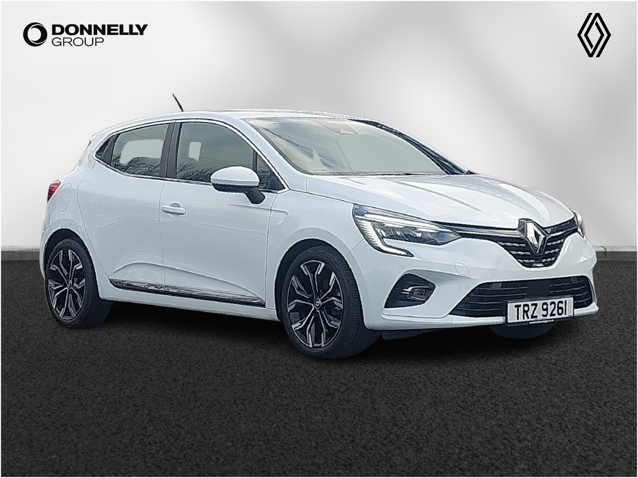 Main listing image - Renault Clio