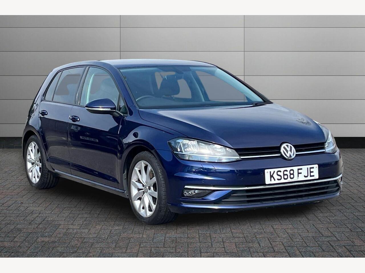 Main listing image - Volkswagen Golf