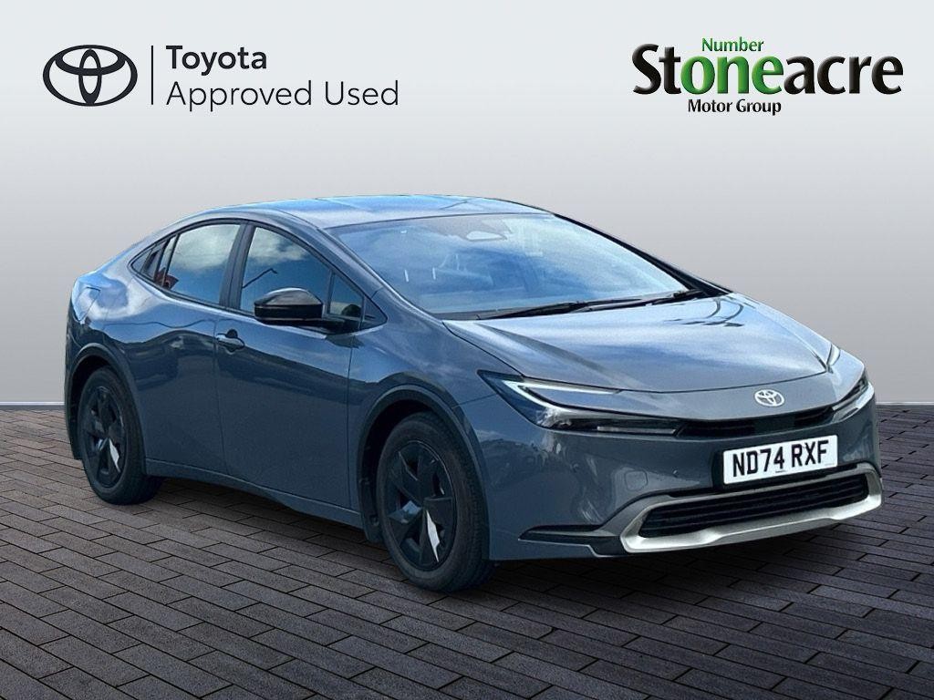 Main listing image - Toyota Prius Plug-In