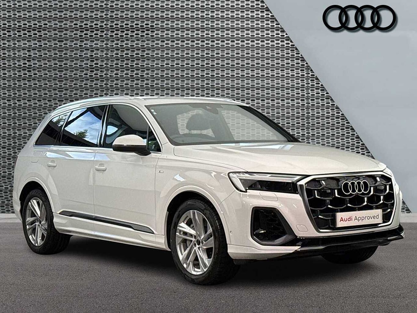 Main listing image - Audi Q7