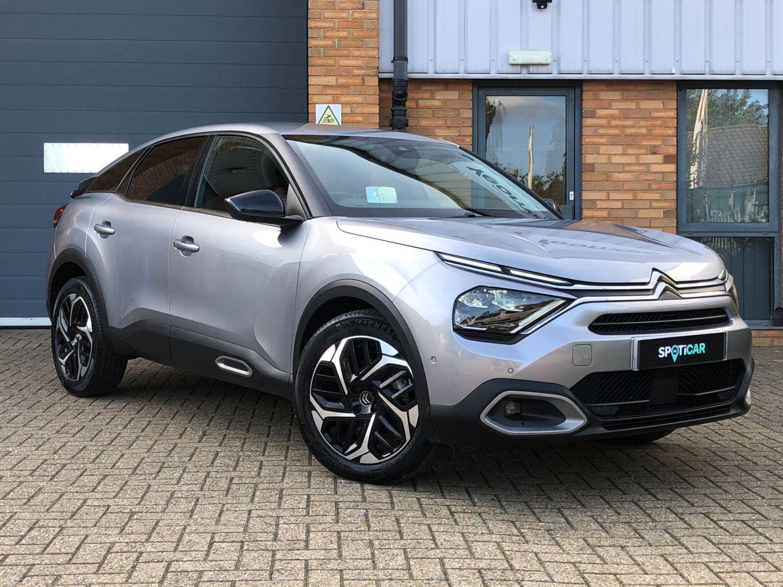 Main listing image - Citroen C4