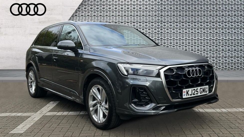 Main listing image - Audi Q7