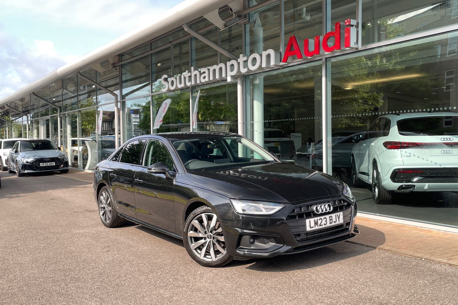 Main listing image - Audi A4