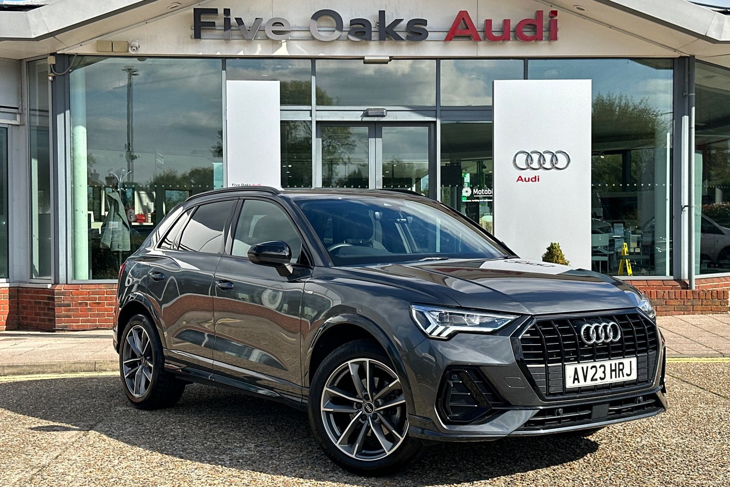 Main listing image - Audi Q3