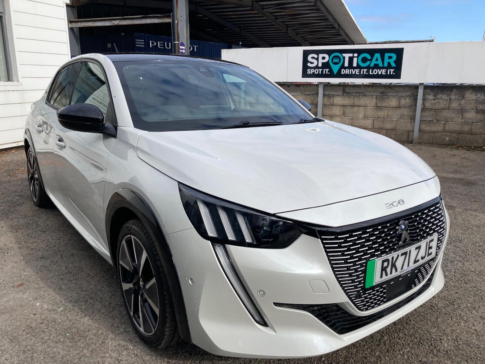 Main listing image - Peugeot e-208