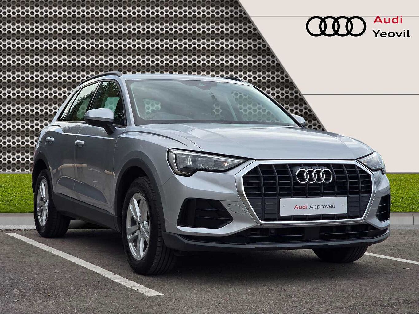 Main listing image - Audi Q3