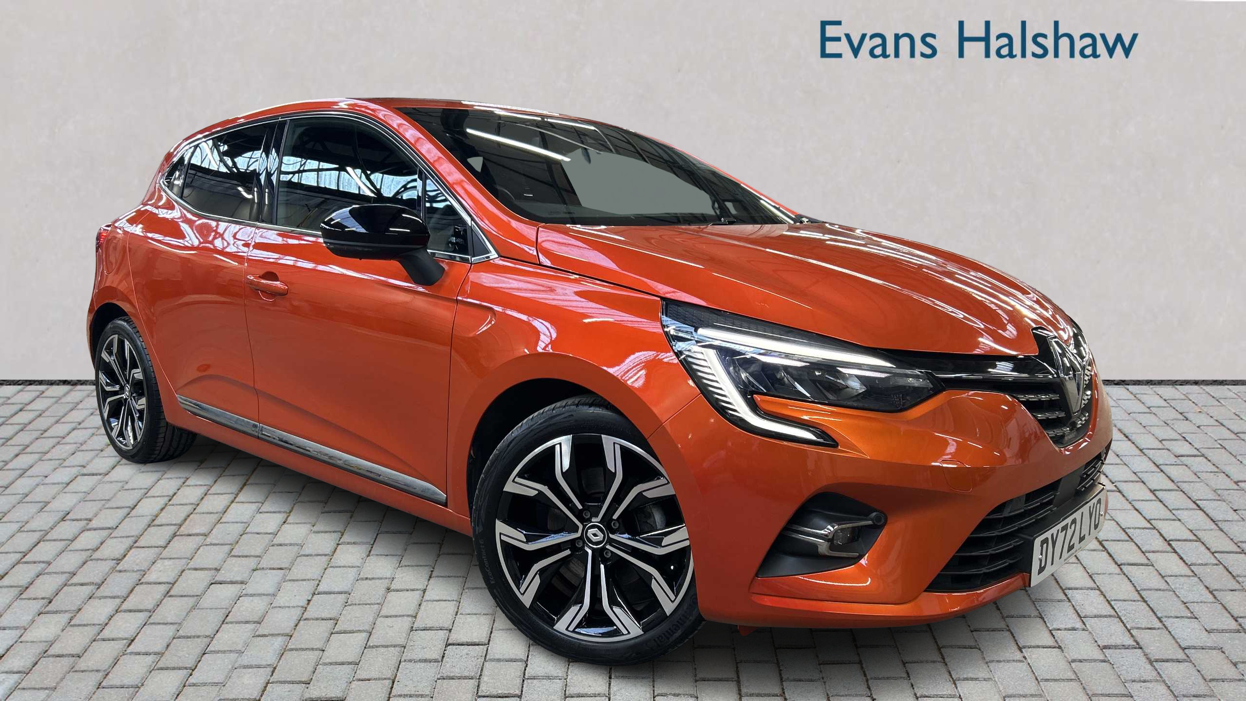 Main listing image - Renault Clio