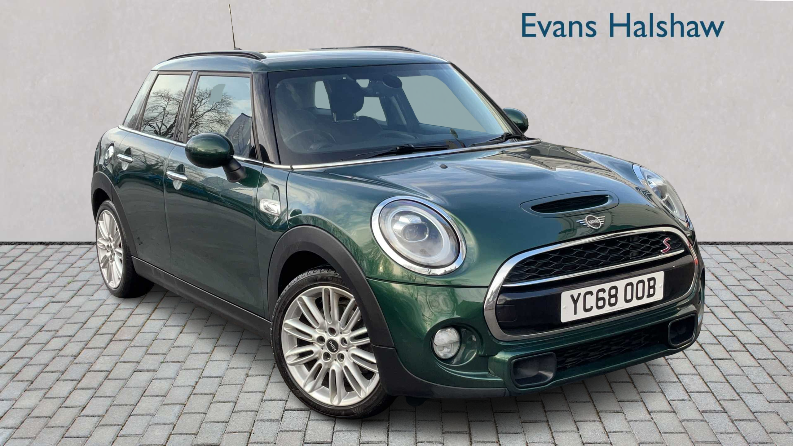 Main listing image - MINI Hatchback 5dr