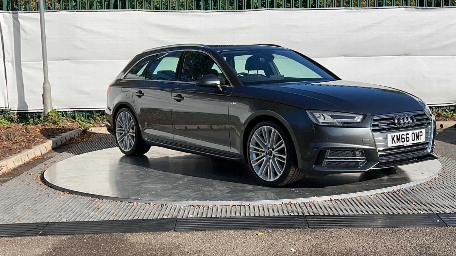 Main listing image - Audi A4 Avant