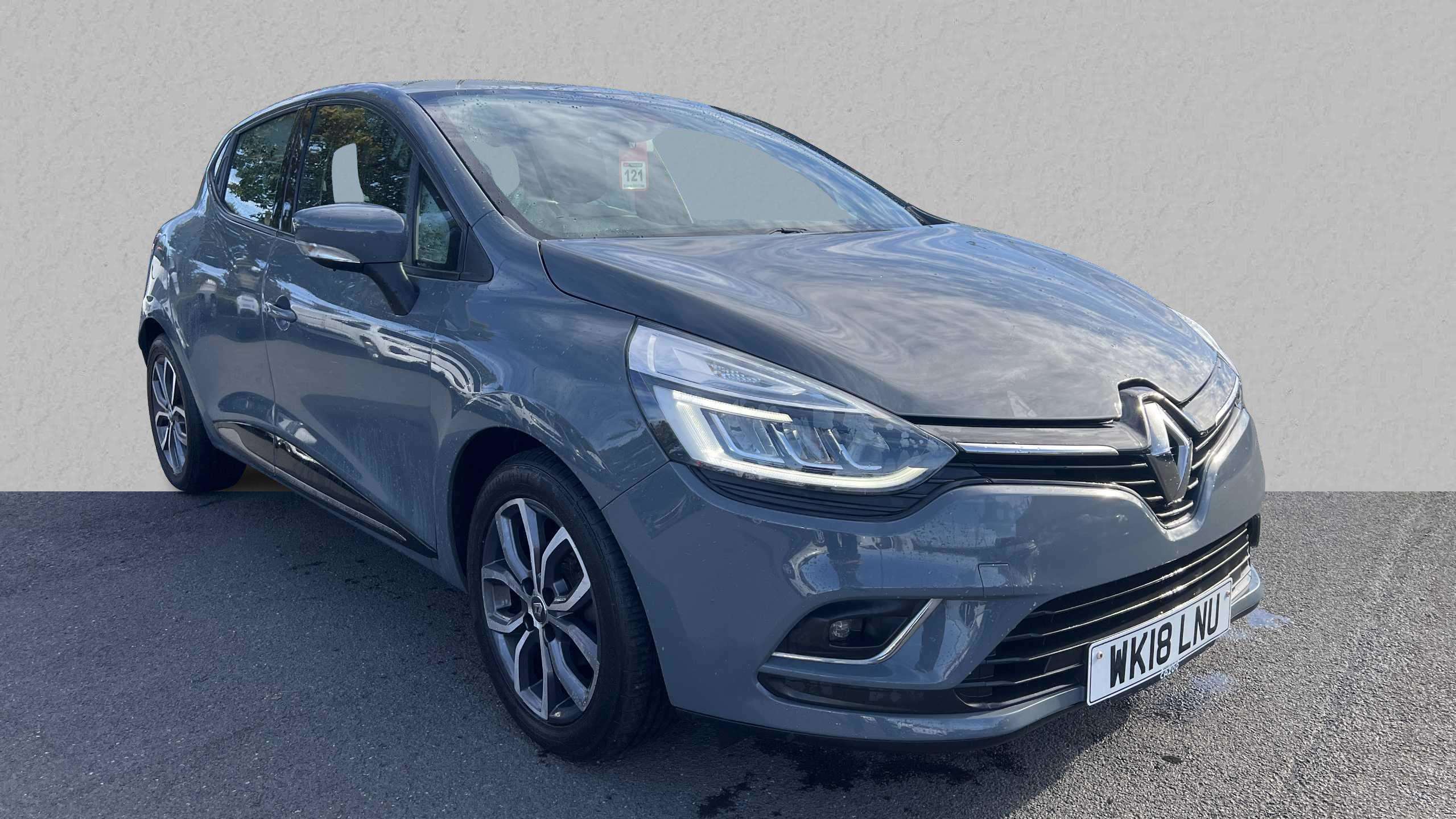 Main listing image - Renault Clio
