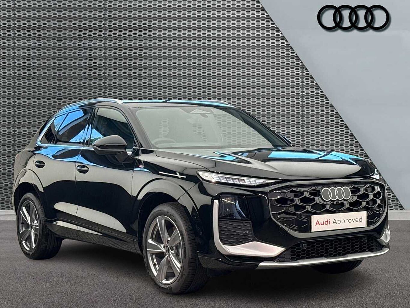Main listing image - Audi Q3