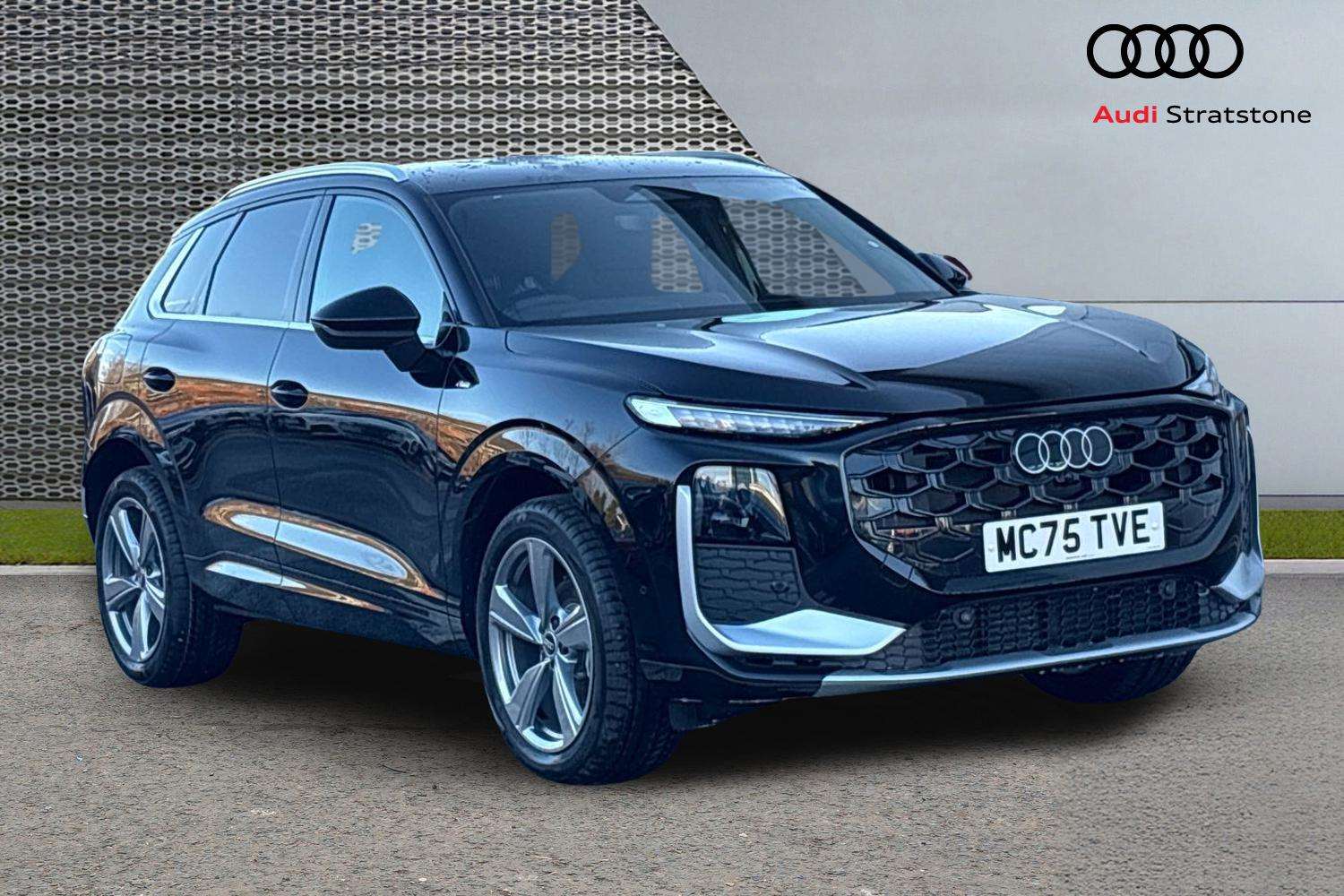 Main listing image - Audi Q3