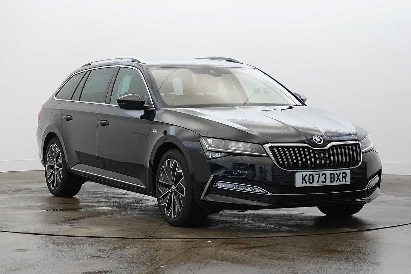 Main listing image - Skoda Superb Estate