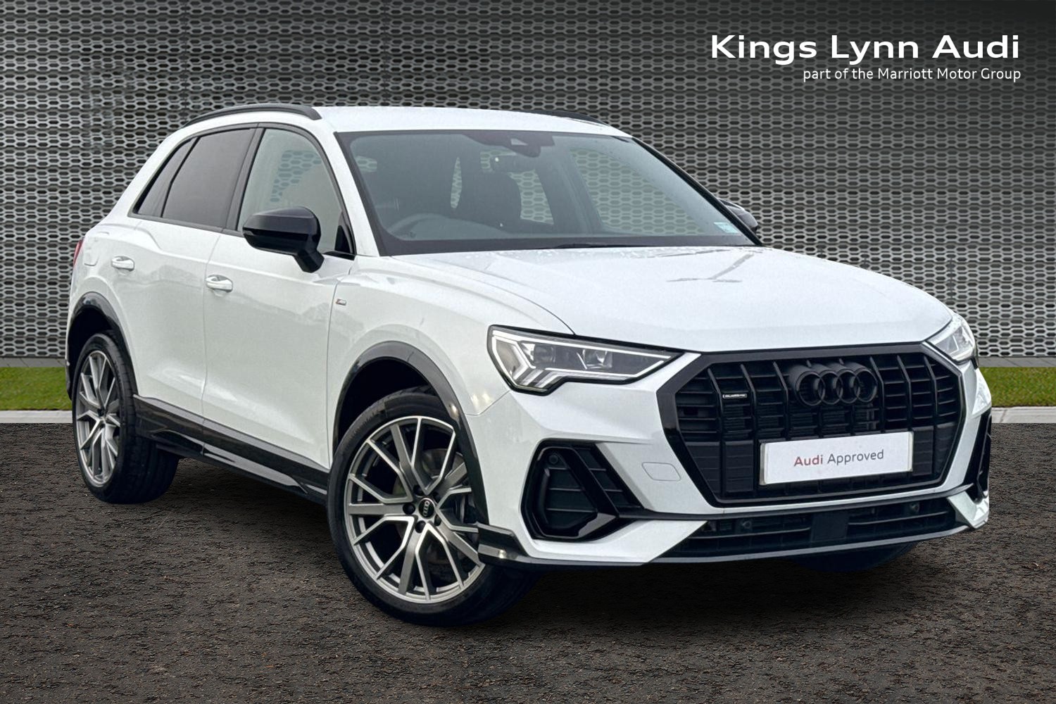 Main listing image - Audi Q3