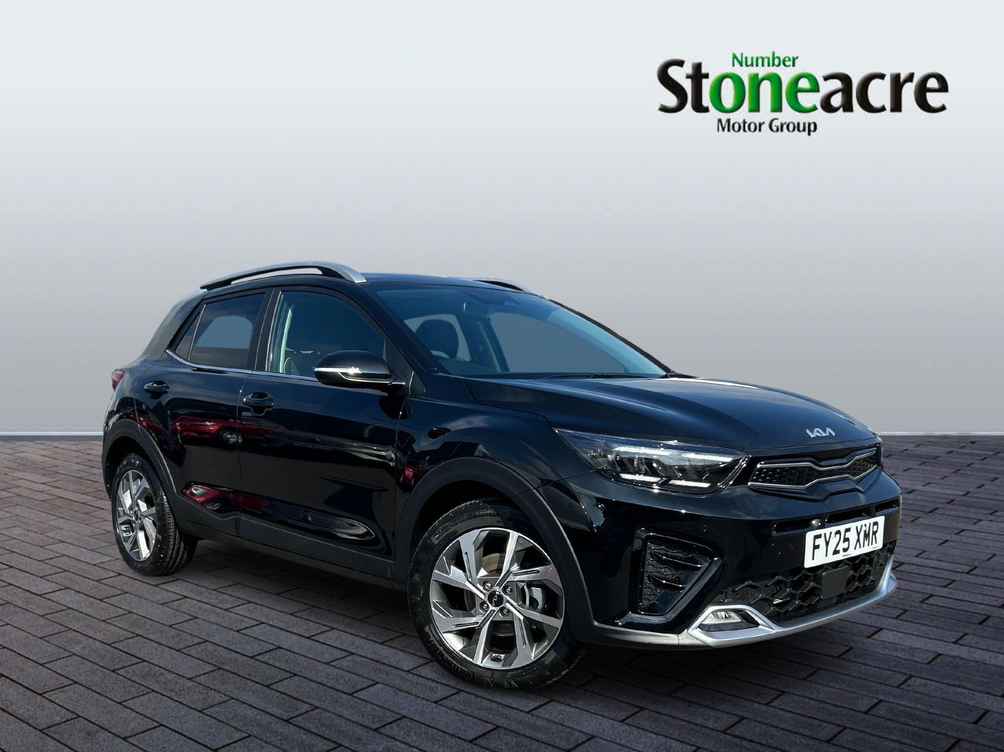 Main listing image - Kia Stonic