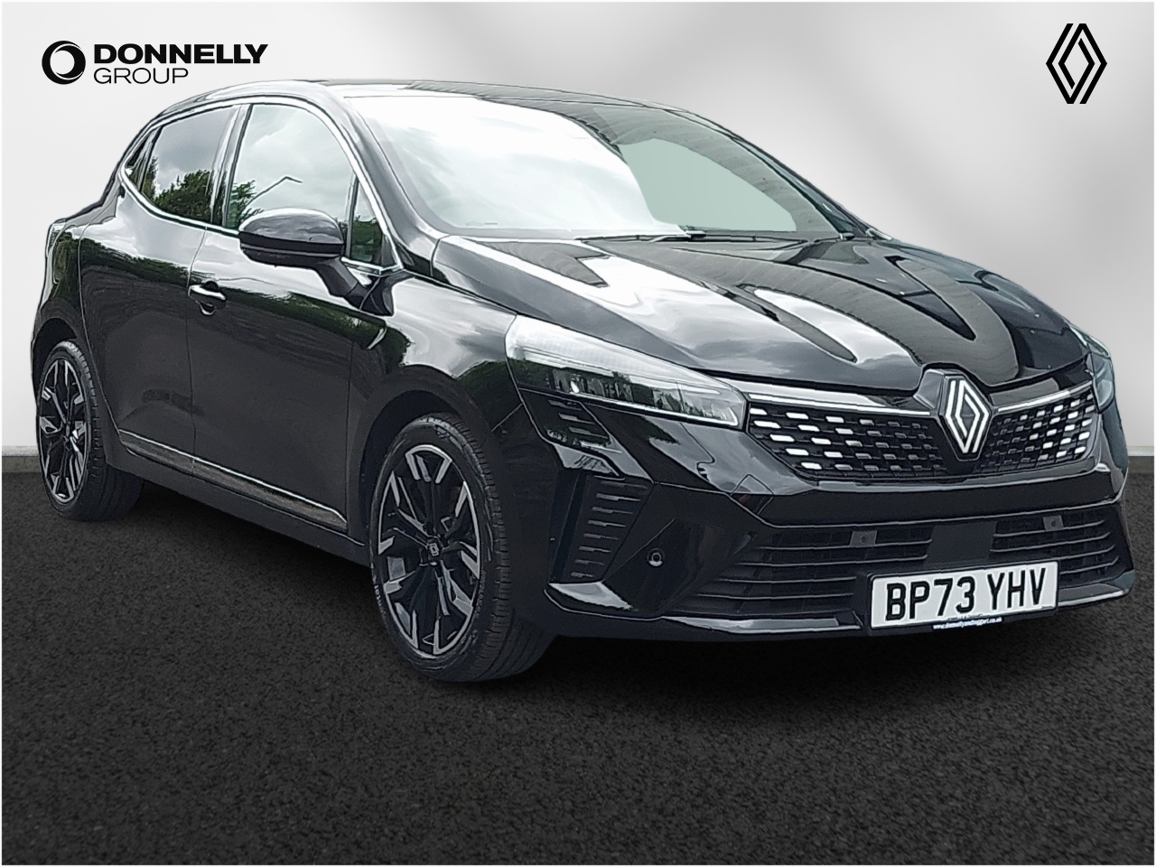 Main listing image - Renault Clio