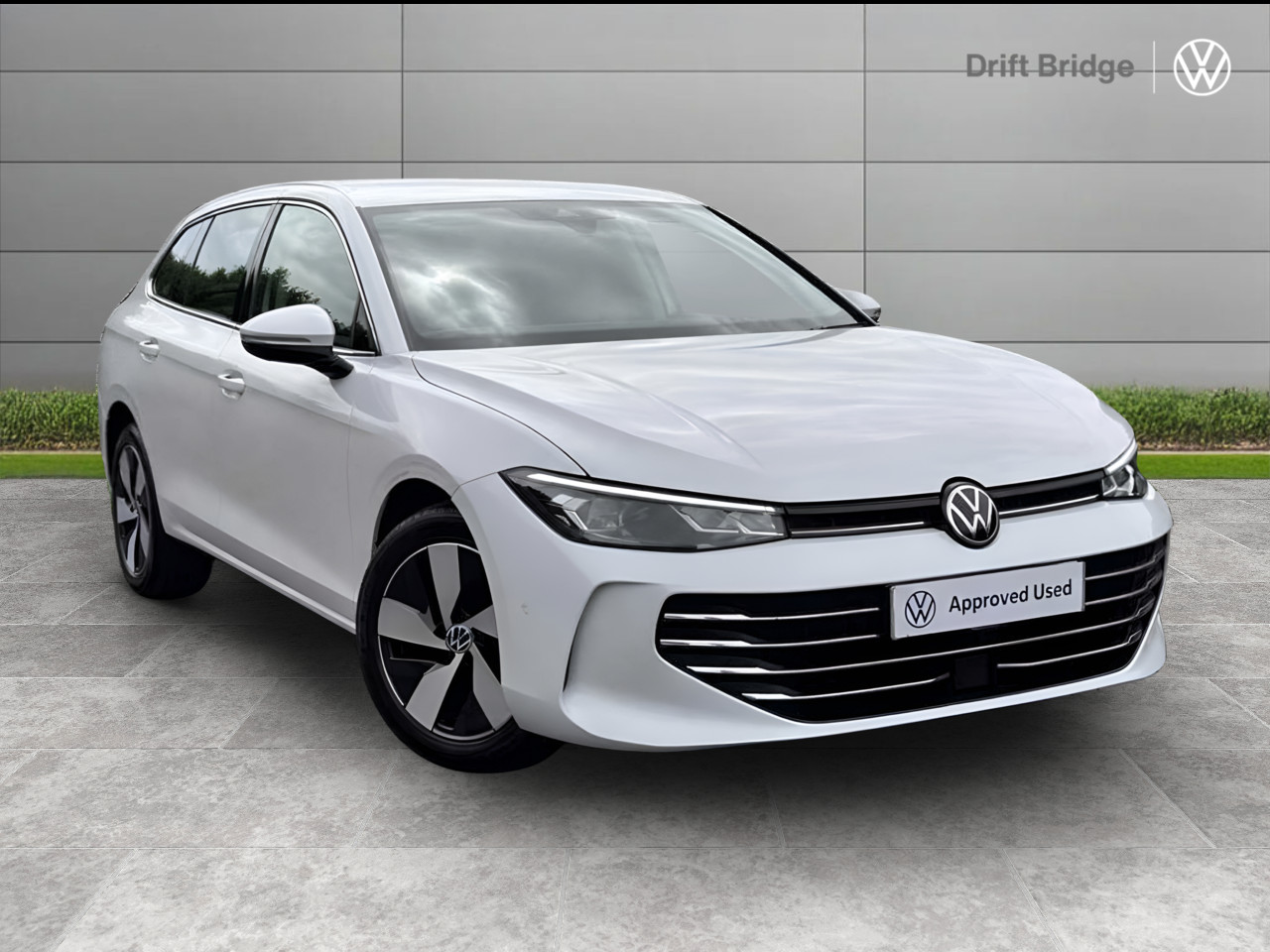 Main listing image - Volkswagen Passat